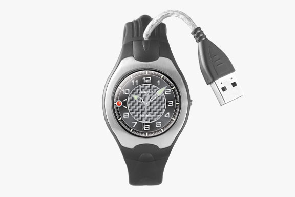 Silberfarbene Armbanduhr „Flash Watch“ mit eingearbeitetem USB-2.0-Anschlusskabel