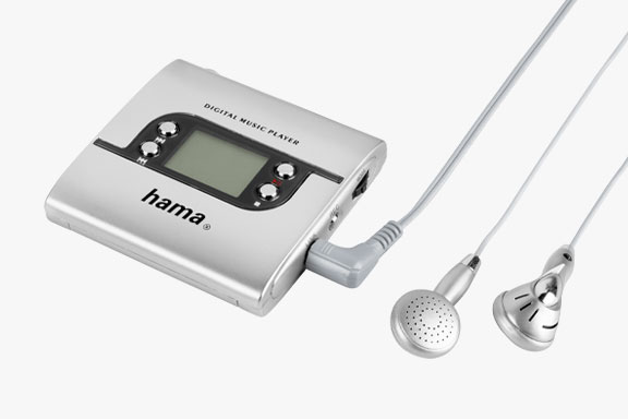 Silberner MP3-Player „DMP-100“ mit In-Ear-Kopfhörern