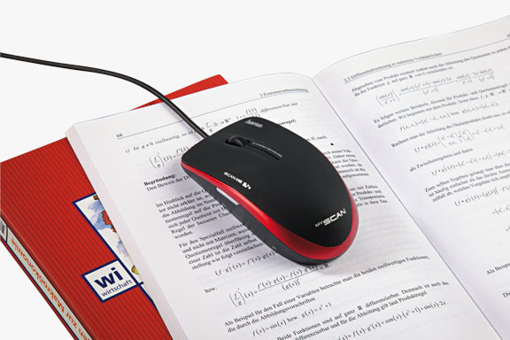 Rot-schwarze Computermaus „MySCAN“ liegt auf einem Buch