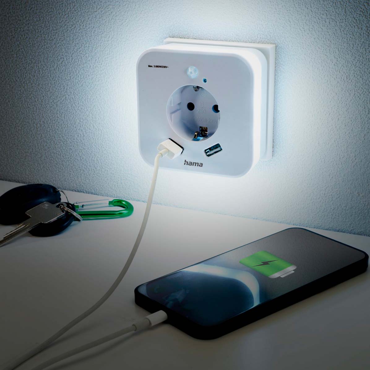 LED night light with socket and 2 USB ports Hama Group